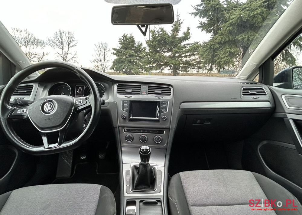 2012' Volkswagen Golf photo #5