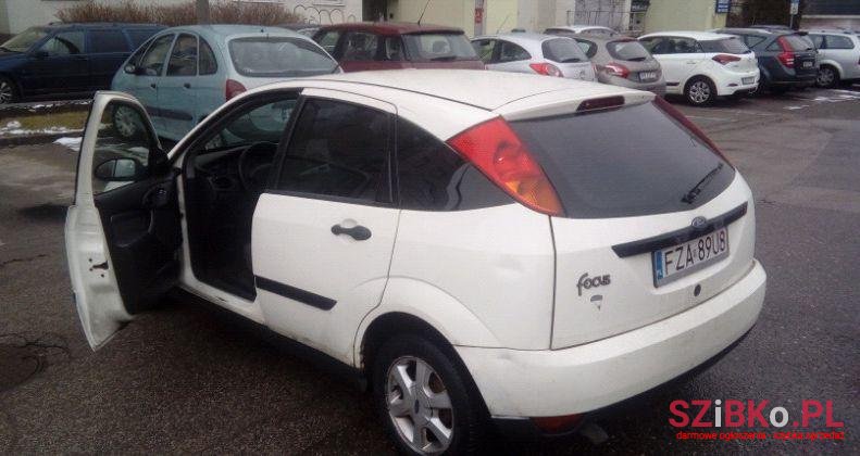 2000' Ford Focus photo #2