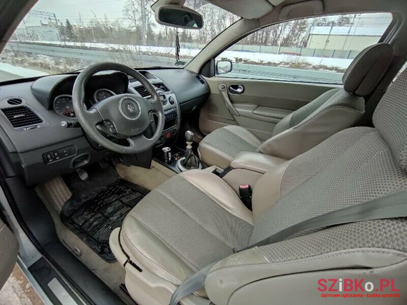 2004' Renault Megane photo #2