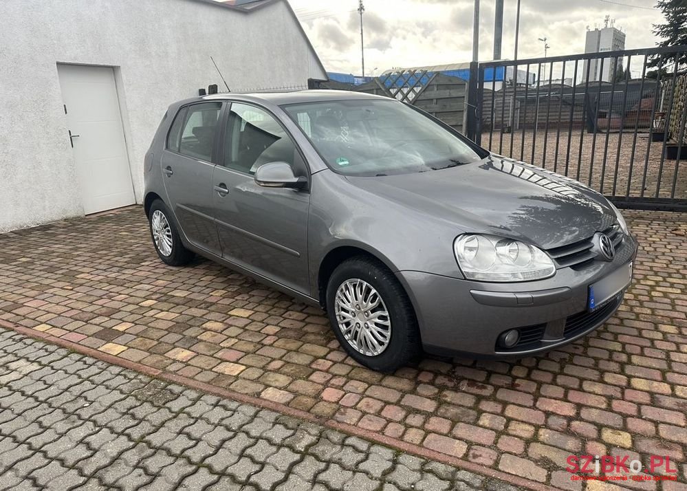 2009' Volkswagen Golf photo #1