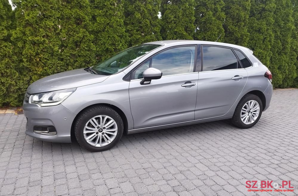 2017' Citroen C4 photo #2