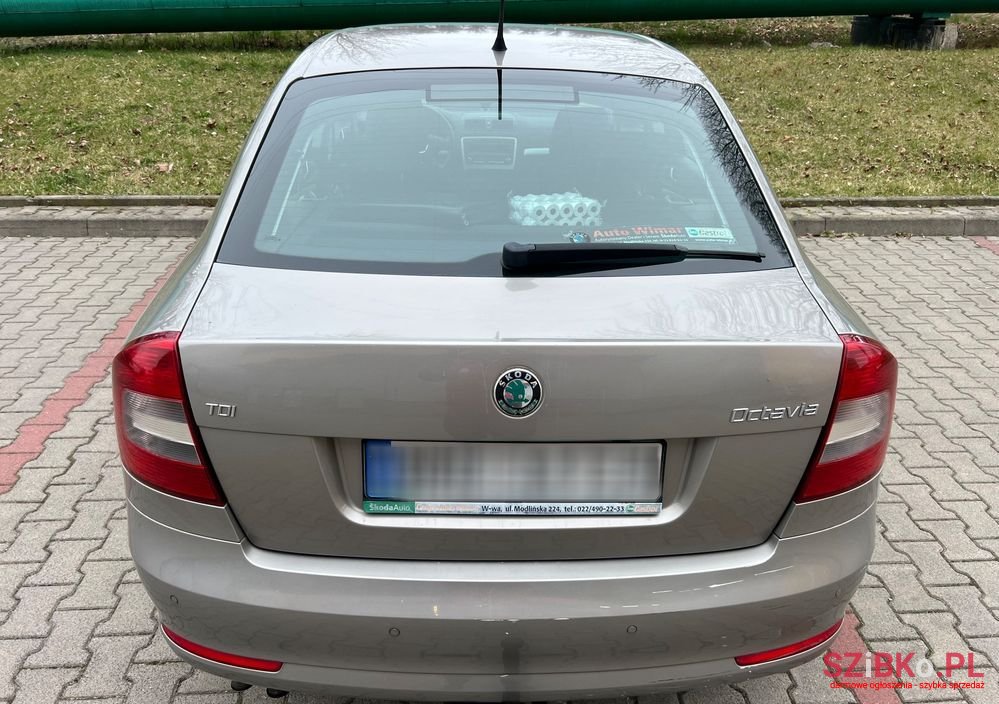 2010' Skoda Octavia 1.9 Tdi Elegance photo #6