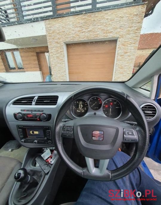 2010' SEAT Leon photo #1