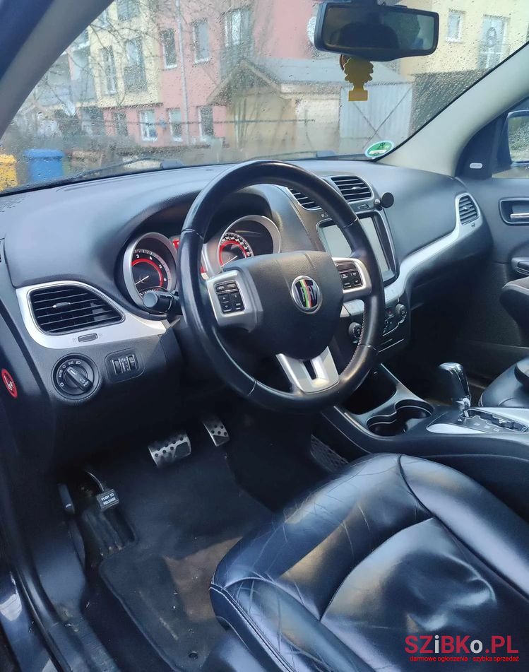 2014' Fiat Freemont photo #6