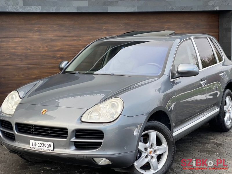 2004' Porsche Cayenne photo #1