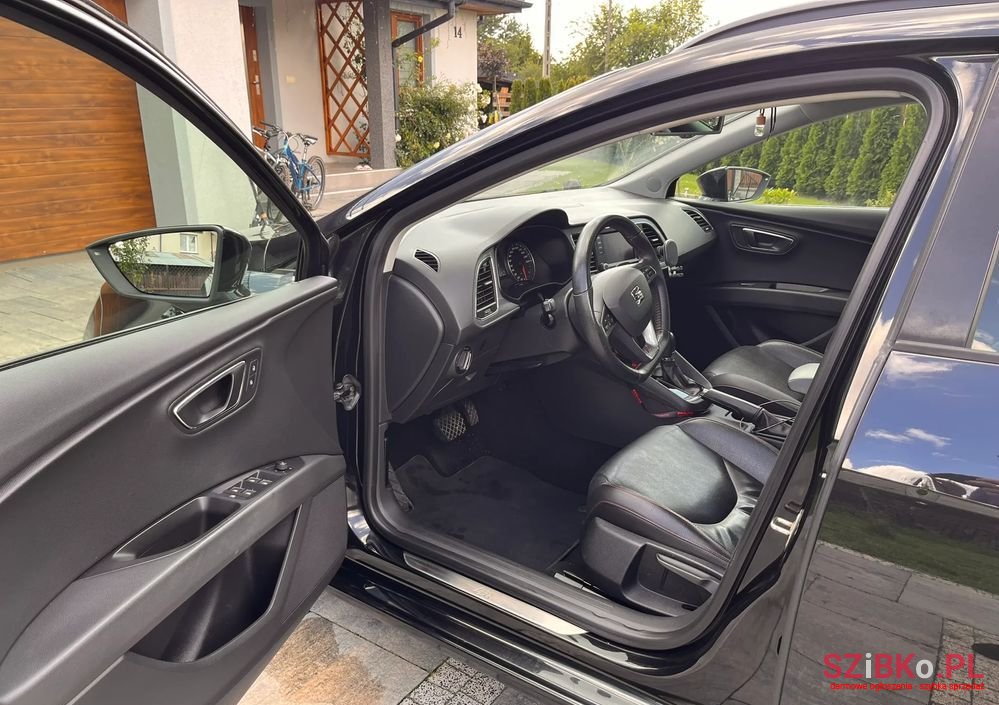 2014' SEAT Leon photo #6