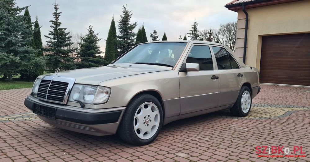 1993' Mercedes-Benz W124 photo #4