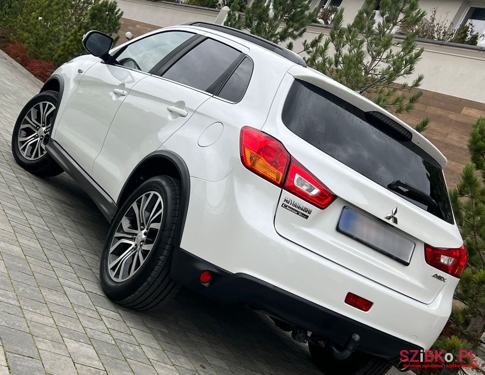 2016' Mitsubishi ASX photo #6