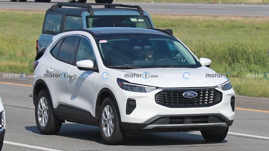 Ford Escape Active Spied Revealing Uncamouflaged Body
