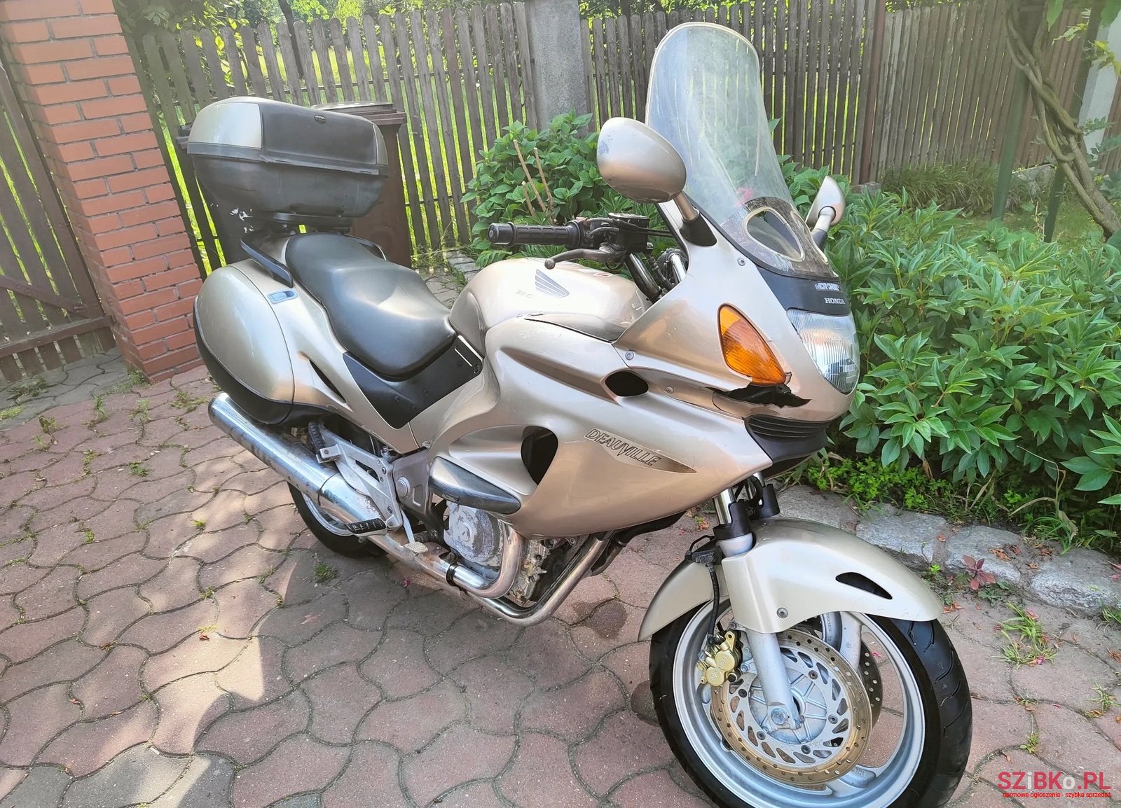 2001' Honda Deauville photo #1