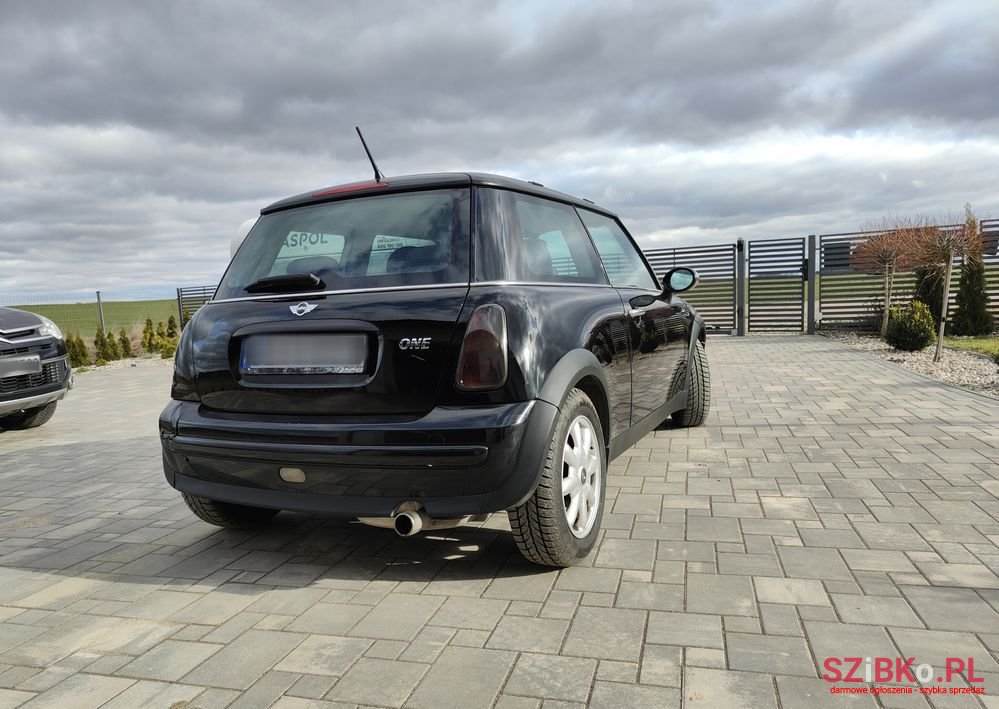 2002' MINI One Standard photo #2