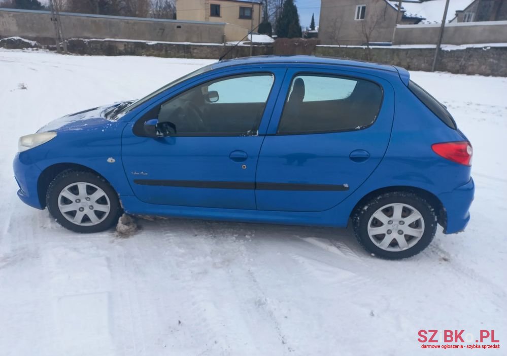 2011' Peugeot 206 Plus photo #1