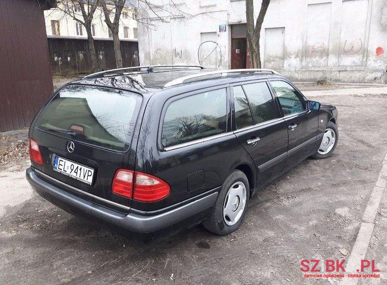 1999' Mercedes-Benz E Class photo #2
