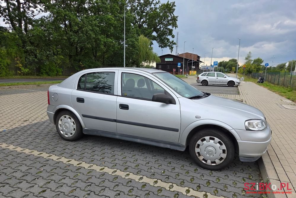 2005' Opel Astra photo #3