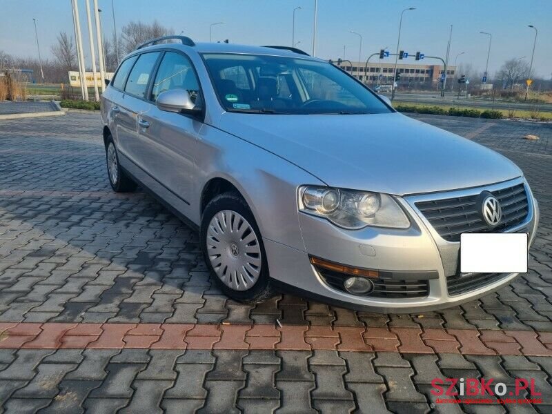 2006' Volkswagen Passat photo #5