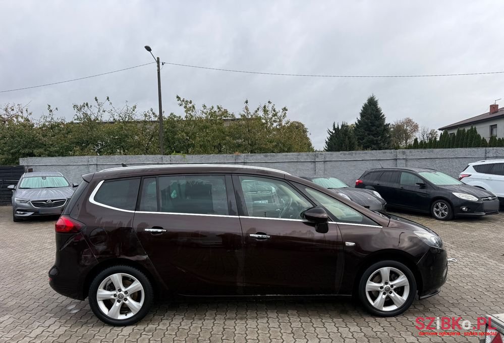 2012' Opel Zafira photo #6