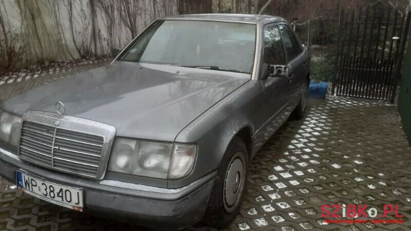 1997' Mercedes-Benz 124 photo #5