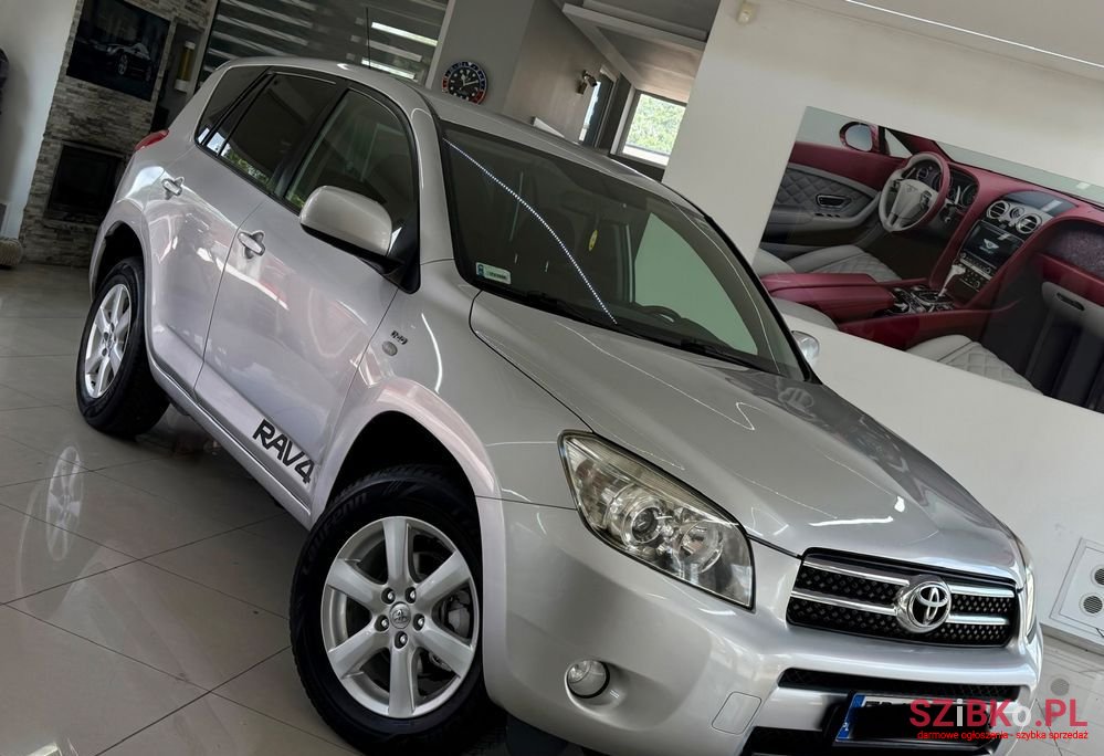 2008' Toyota RAV4 2.2 D-4D Luna photo #1