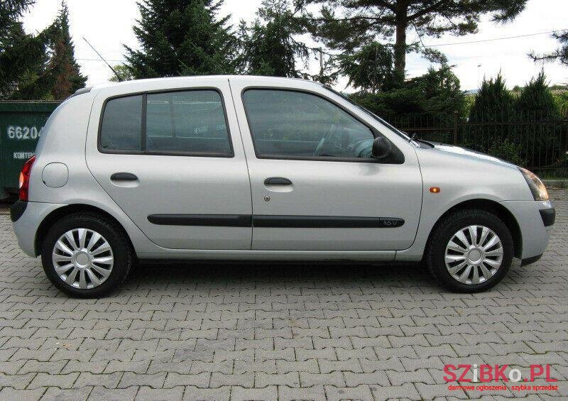 2002' Renault Clio photo #1