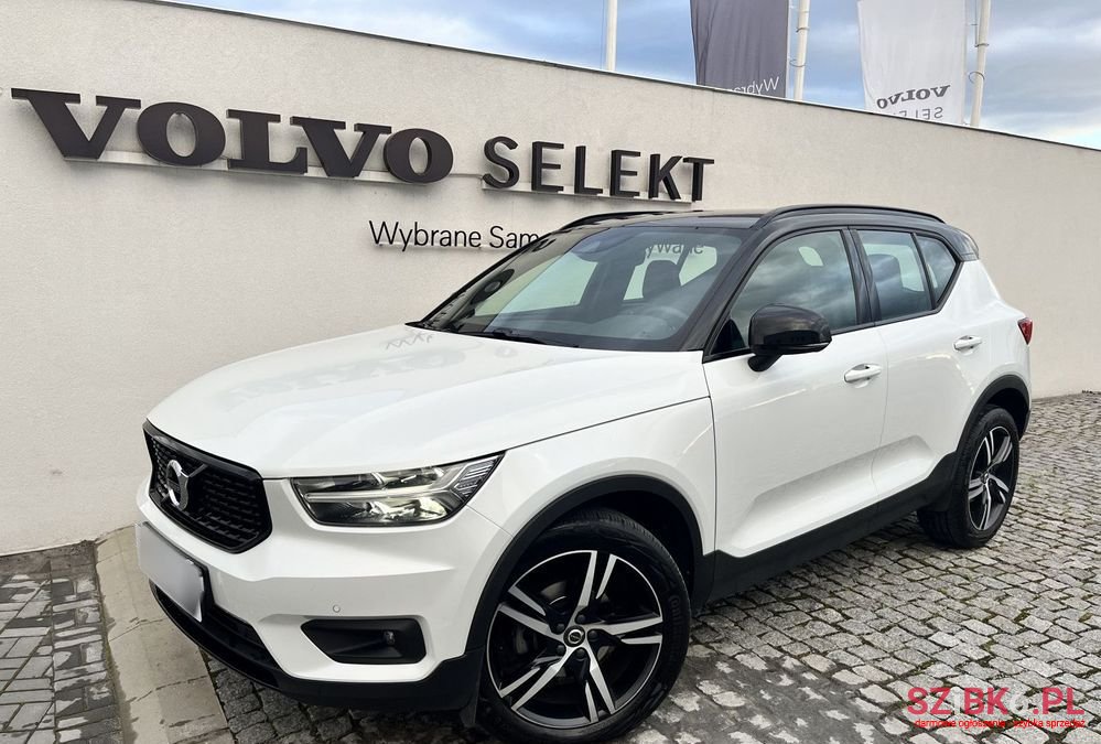 2020' Volvo Xc 40 photo #1