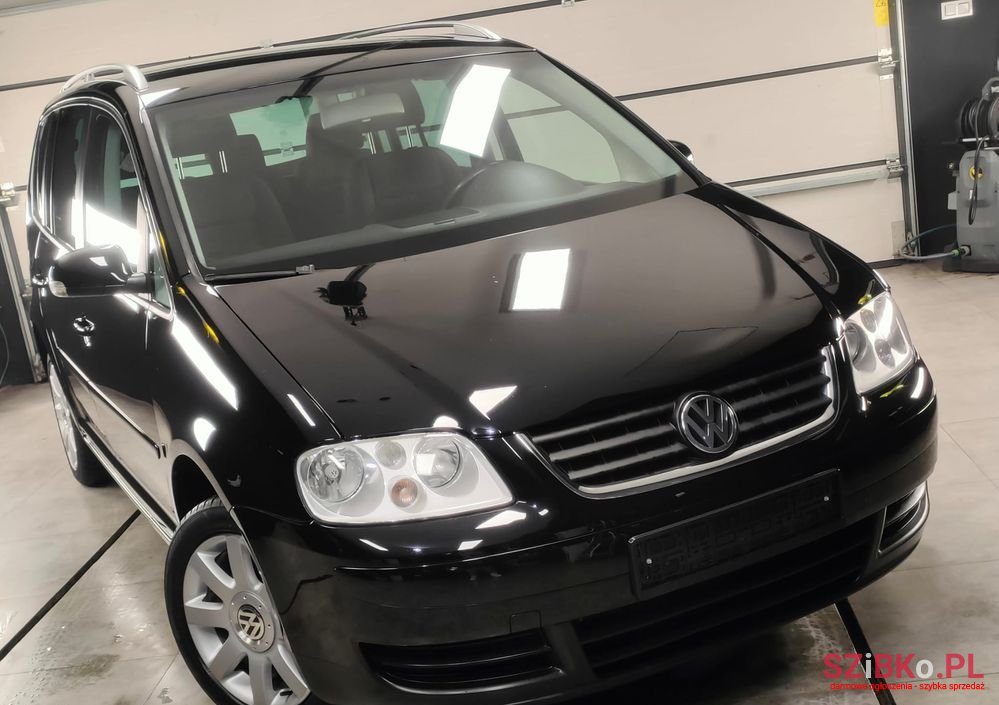 2007' Volkswagen Touran 2.0 Fsi Highline photo #1