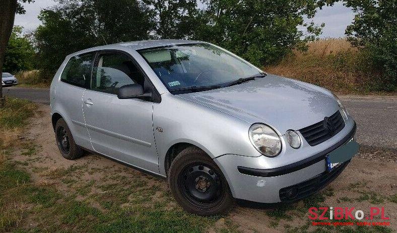 2004' Volkswagen Polo photo #3