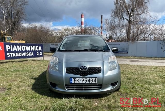 2007' Toyota Yaris photo #3
