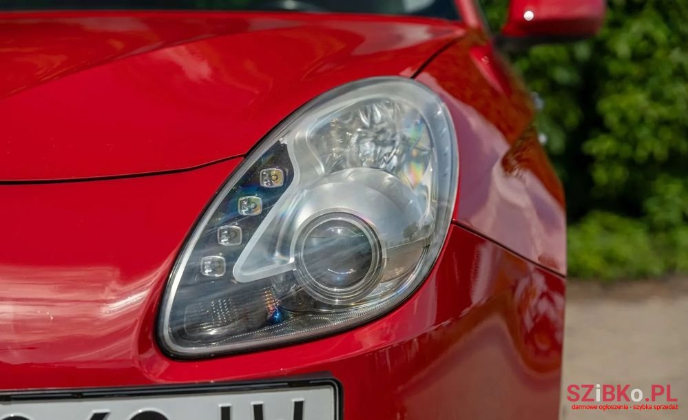 2011' Alfa Romeo Giulietta photo #4