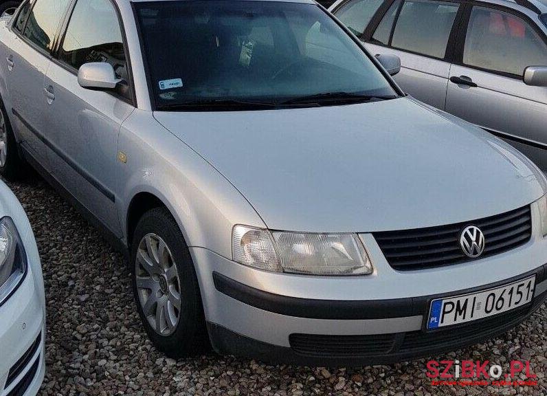 1999' Volkswagen Passat photo #1