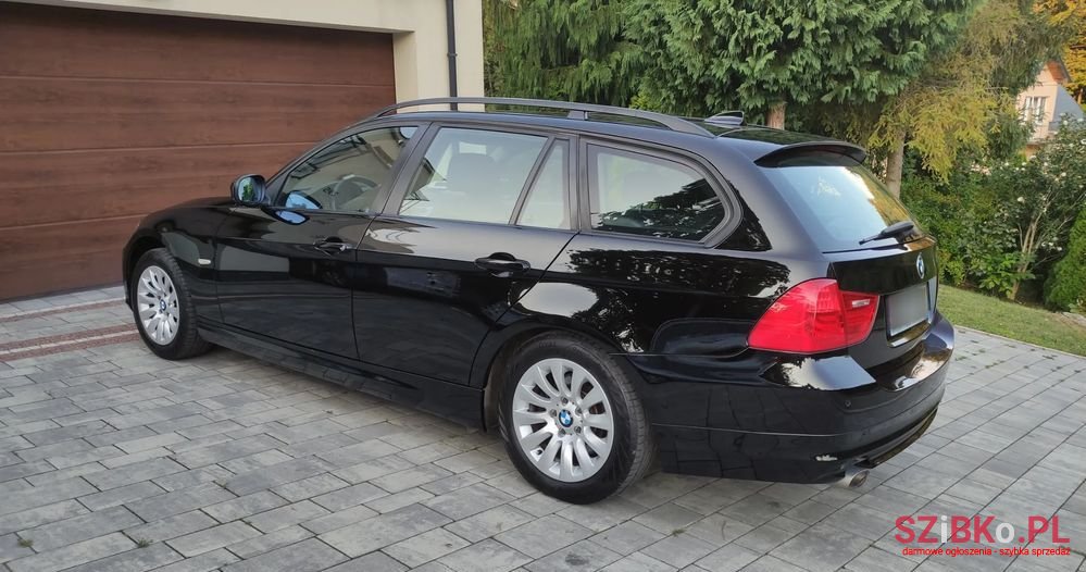 2008' BMW 3 Series 320D photo #2