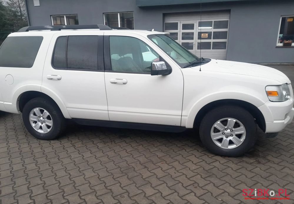 2010' Ford Explorer 4.6 4Wd photo #5