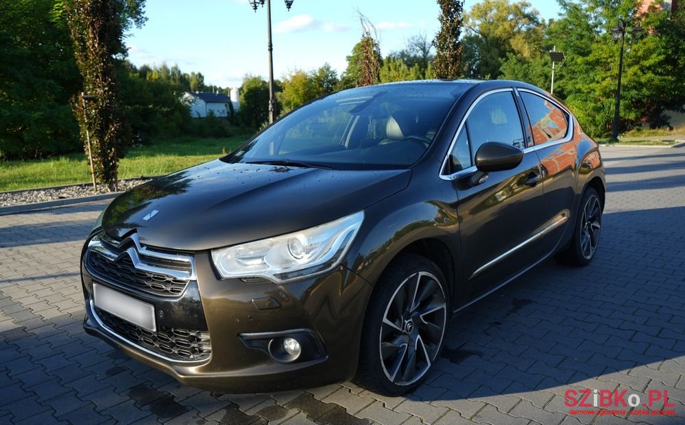 2013' Citroen DS4 photo #1