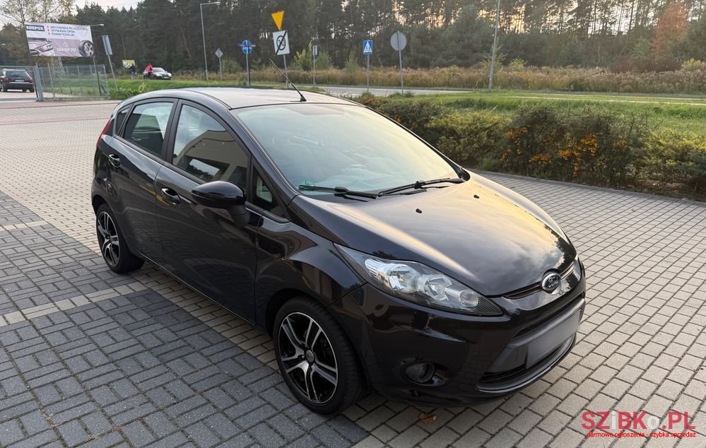 2011' Ford Fiesta photo #3