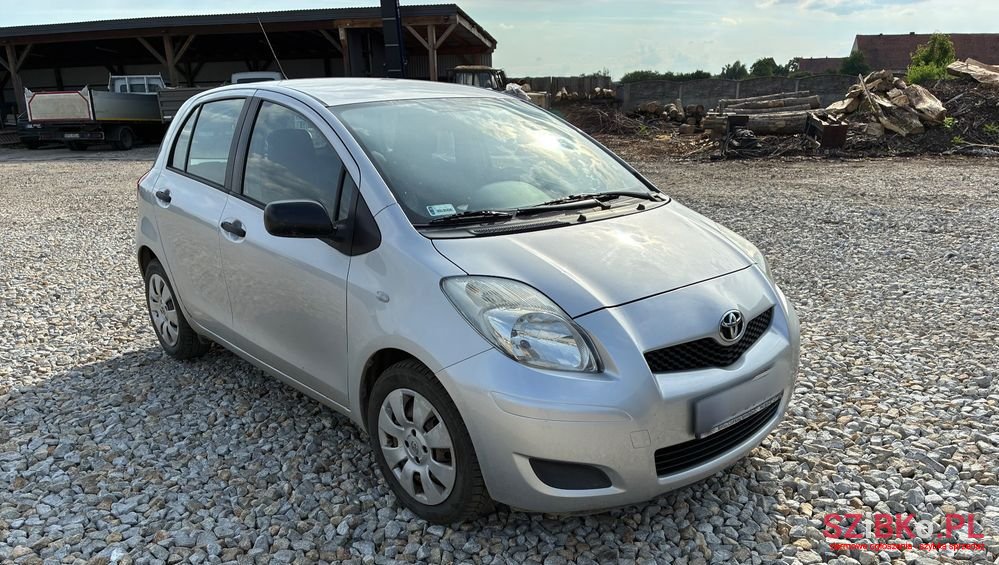 2010' Toyota Yaris 1.4 D-4D Life photo #2
