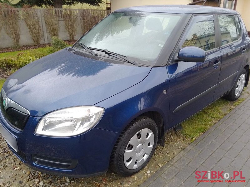 2009' Skoda Fabia photo #2