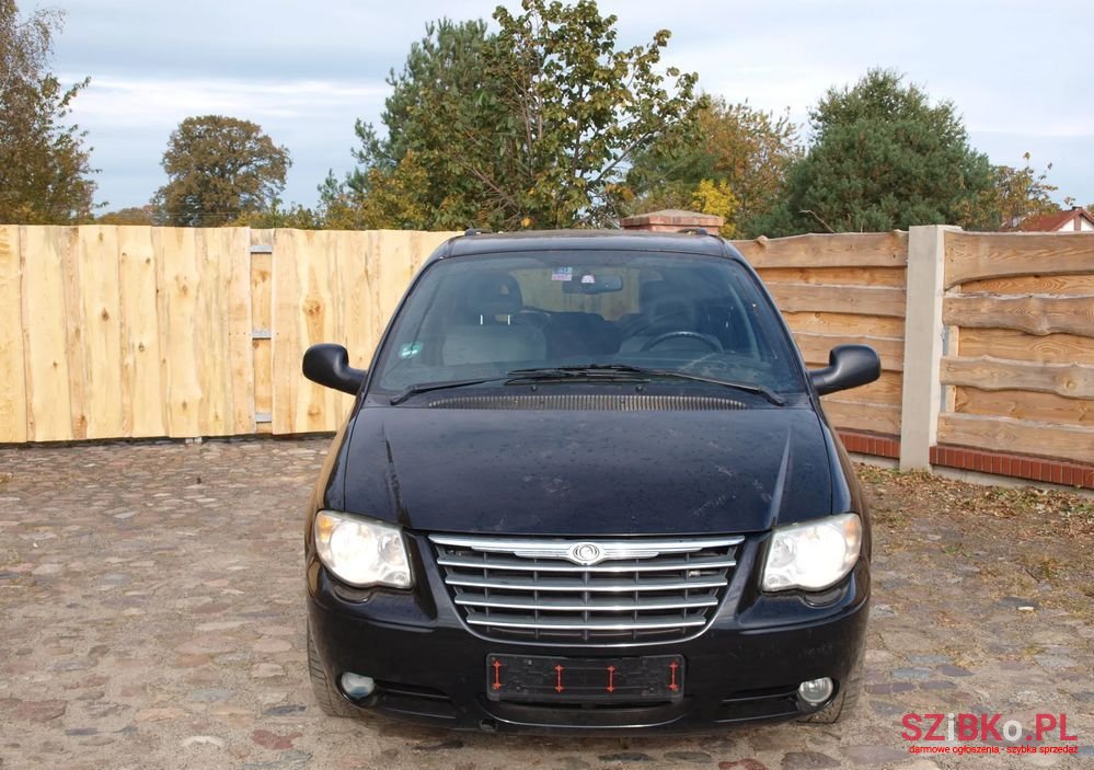 2006' Chrysler Grand Voyager photo #2