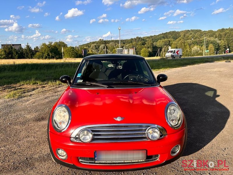 2007' MINI Cooper Standard photo #5