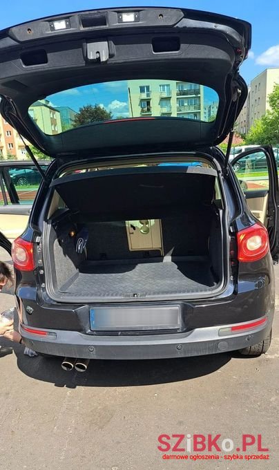 2009' Volkswagen Tiguan photo #2