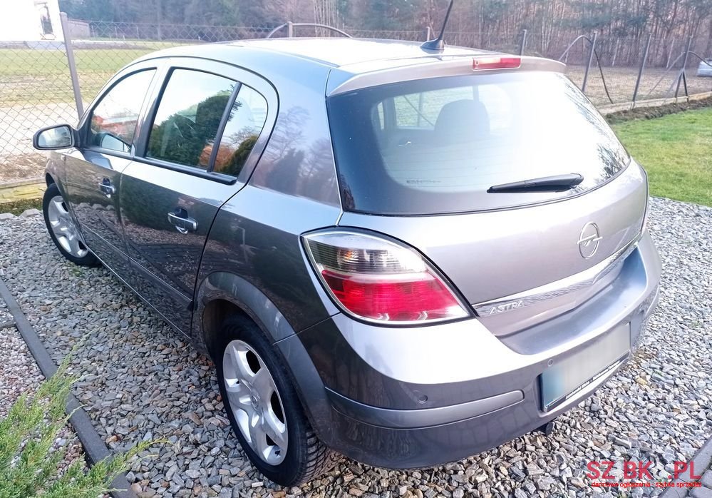 2007' Opel Astra 1.6 Active photo #5