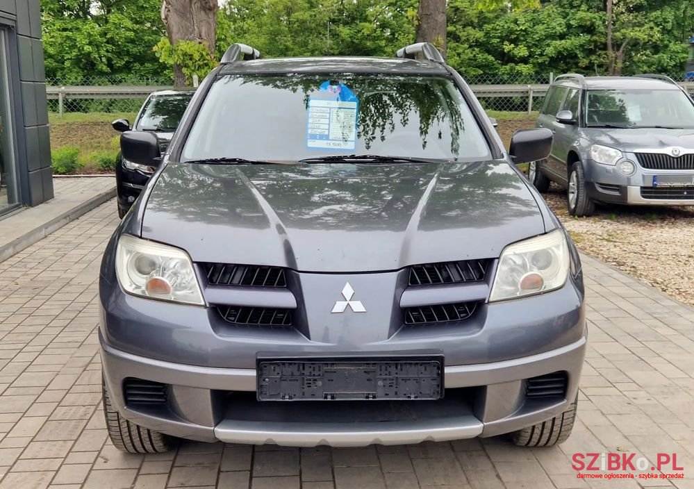 2007' Mitsubishi Outlander 2.0 Comfort photo #2