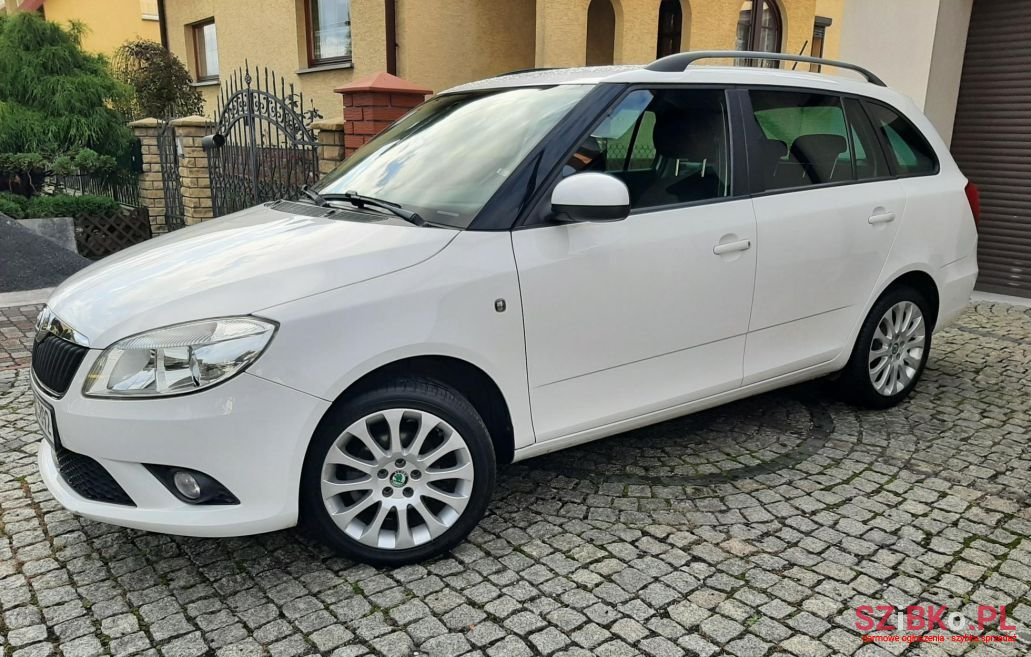 2014' Skoda Fabia photo #2