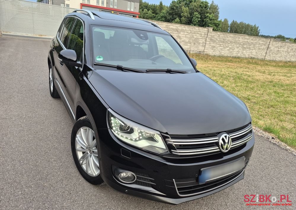 2016' Volkswagen Tiguan photo #1