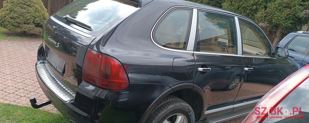 2005' Porsche Cayenne photo #6