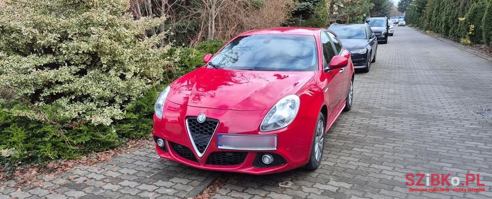 2015' Alfa Romeo Giulietta photo #2