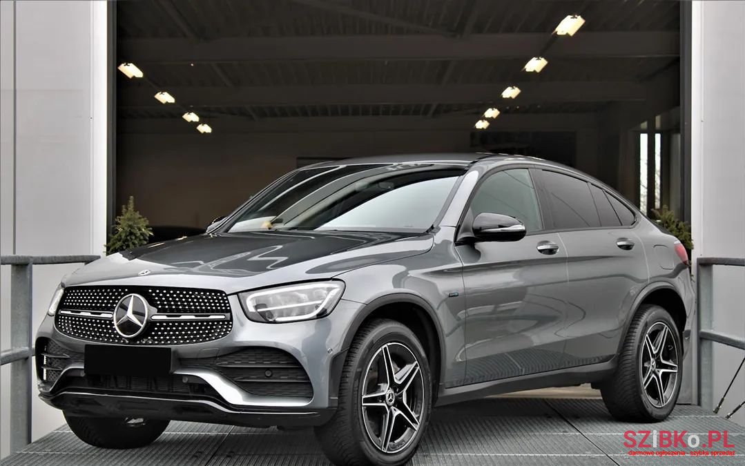 2023' Mercedes-Benz GLC photo #1