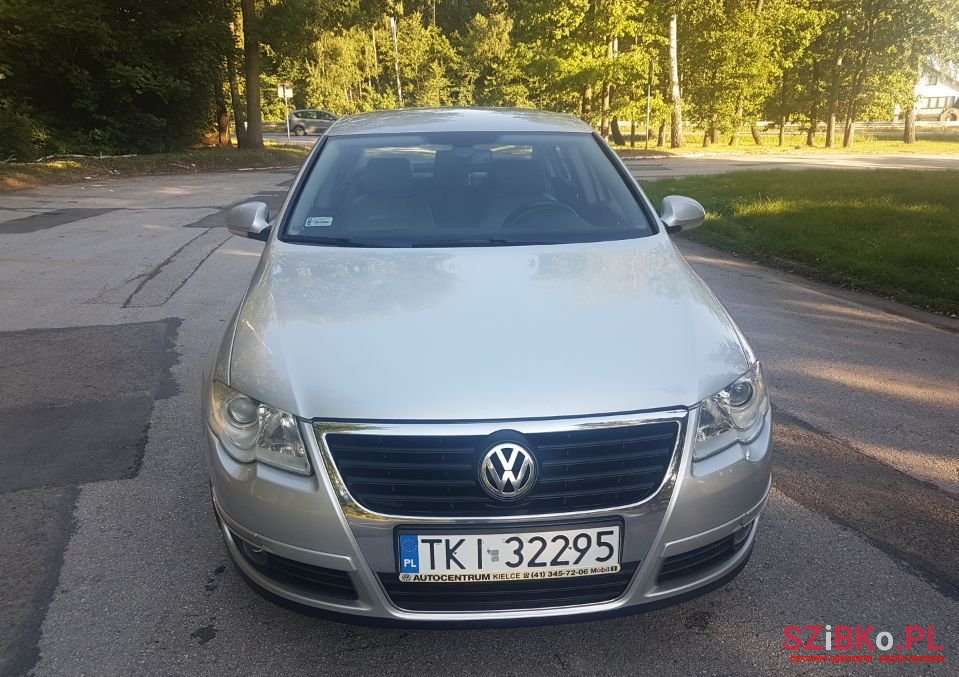 2005' Volkswagen Passat photo #3