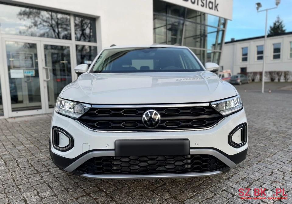 2023' Volkswagen T-Roc photo #1
