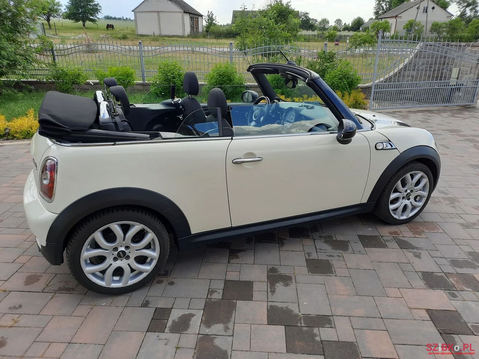 2010' MINI Cooper S photo #5