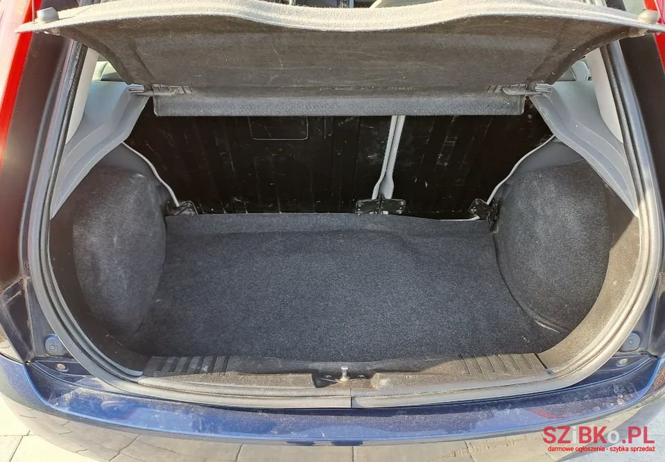 2003' Ford Fiesta photo #6