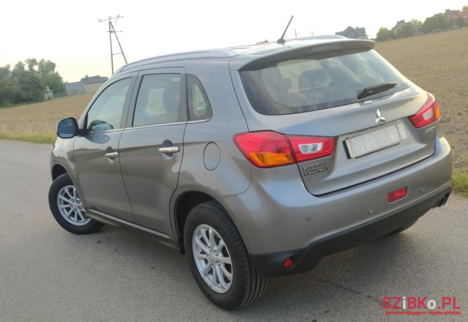 2015' Mitsubishi ASX photo #4